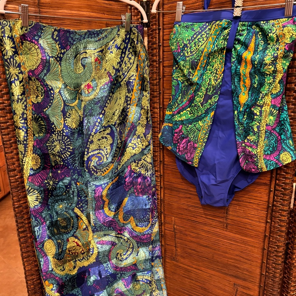 2pc Chuck Handy swim suit & tie sarong set